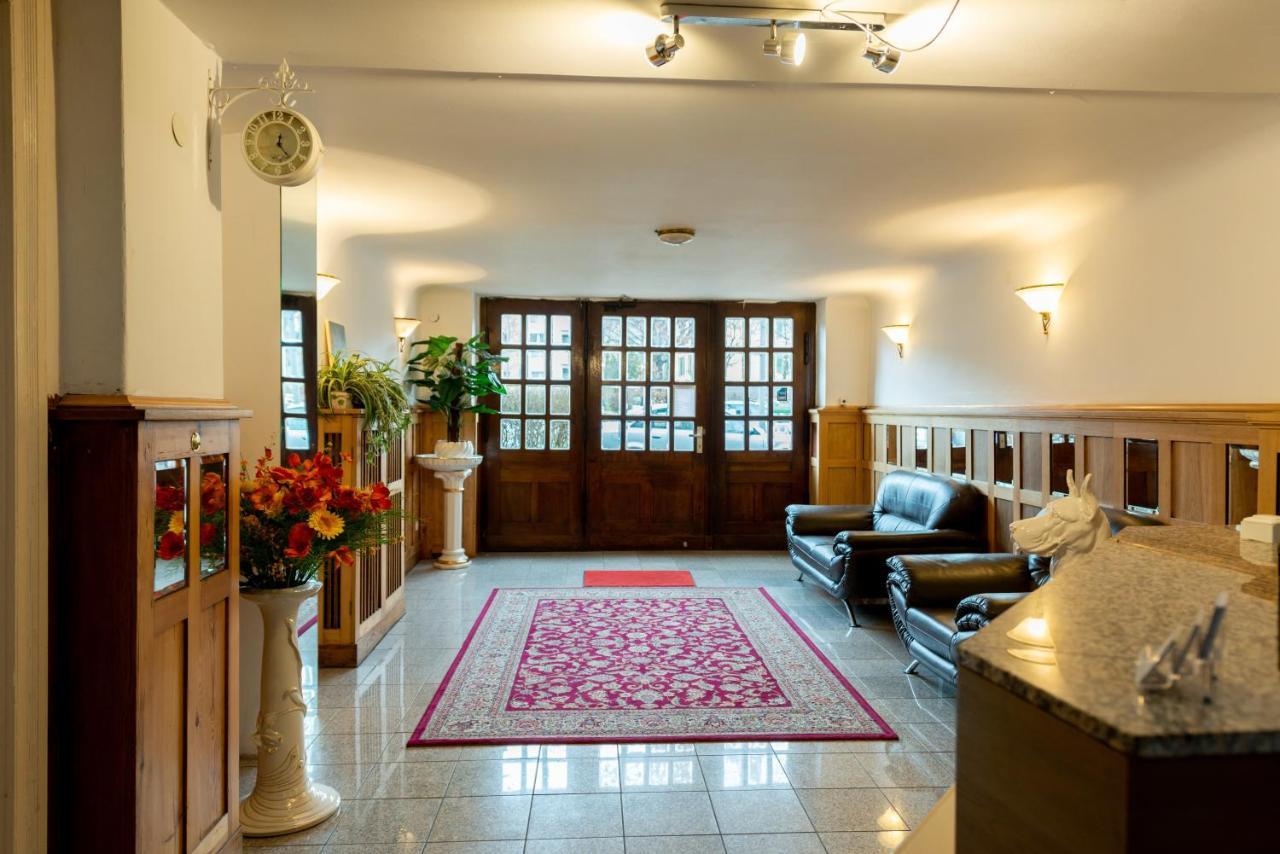 Hotel Pension Dahlem Berlin Dış mekan fotoğraf
