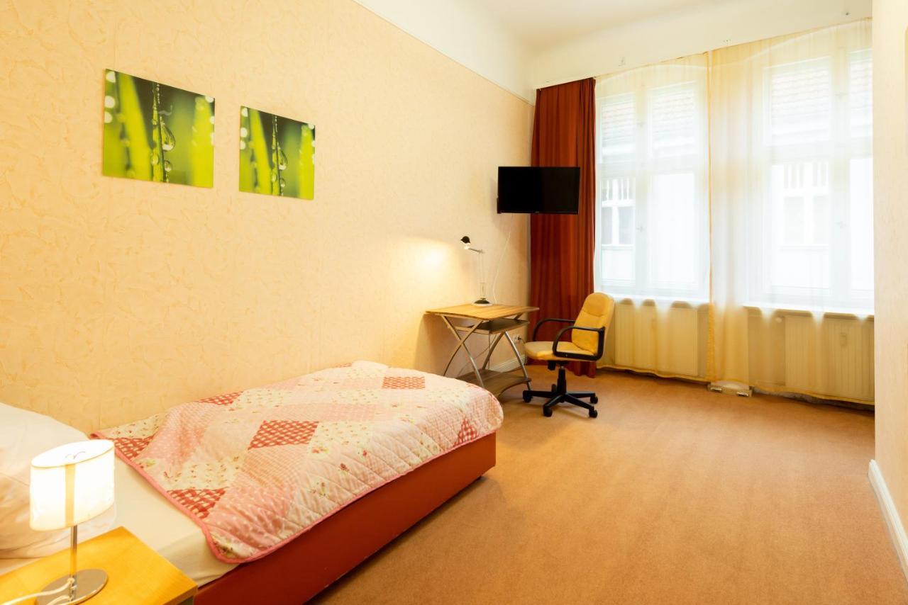 Hotel Pension Dahlem Berlin Dış mekan fotoğraf
